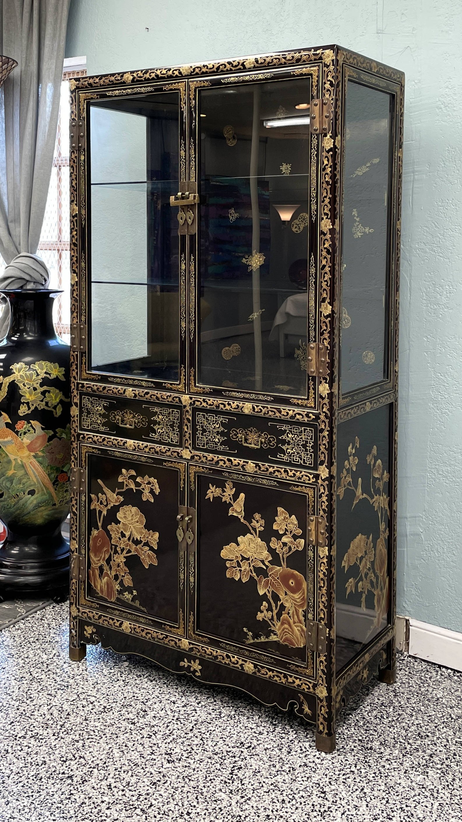 Encore Furniture Gallery-Vintage Chinoiserie China Display Cabinet